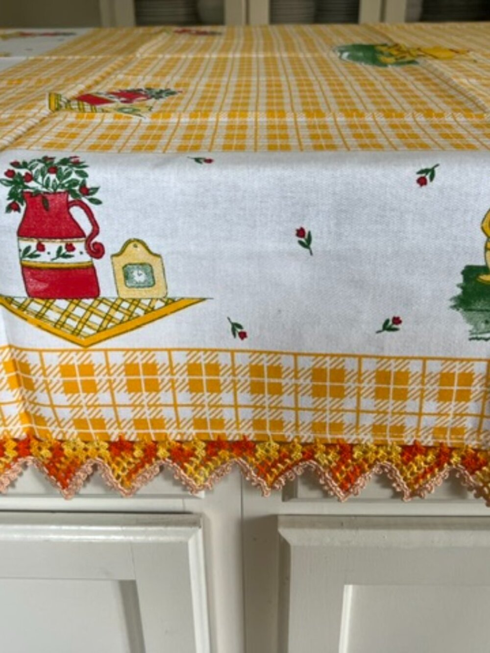 VTG Cotton Hand Embroidered  Border Tea Square Tablecloth Yellow/White 46" X 46"